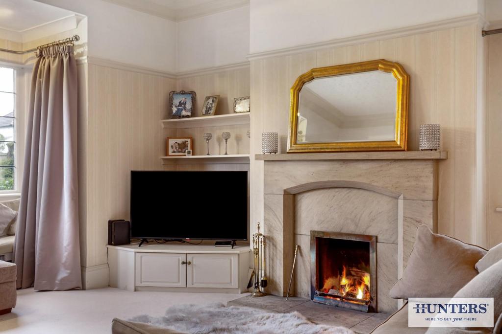 83303 29 Larkfield Road Rawdon (4) - Copy.jpg