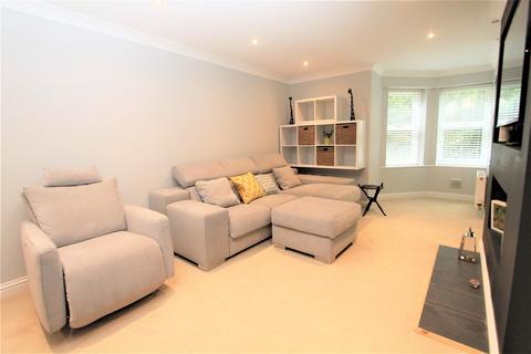 2 bedroom flat to rent, Park Avenue, Roundhay