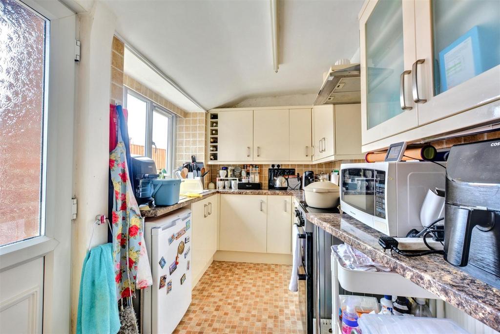 Kitchen 1.jpeg
