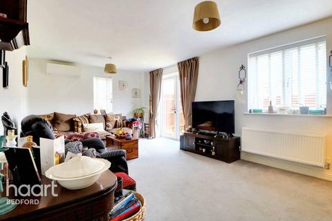 5 bedroom detached house for sale, Horseshoe Crescent, Bedford