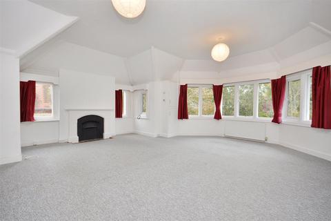 4 bedroom flat for sale, Silverdale Road, Eastbourne