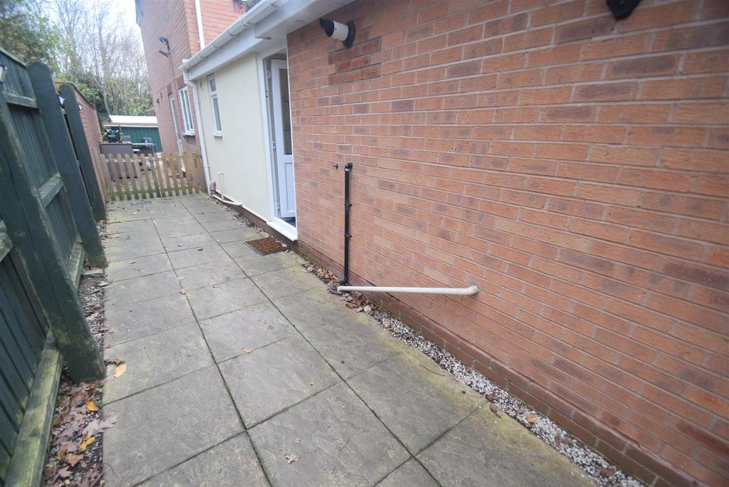 Enclosed Patio Area.JPG