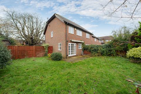 3 bedroom end of terrace house for sale, Silk Mills Close, Kent TN14