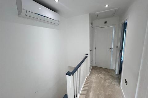 16 Hyde Grove, Dartford, DA1 5GE