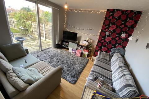 4 bedroom semi-detached house to rent, Harcombe Road, Manchester M20