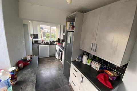 4 bedroom semi-detached house to rent, Harcombe Road, Manchester M20