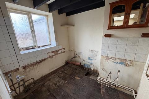 1 bedroom terraced house for sale, North Bank, Llandeilo, Carmarthenshire.