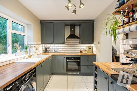 36 Knights Way, Brentwood, CM13 2AZ