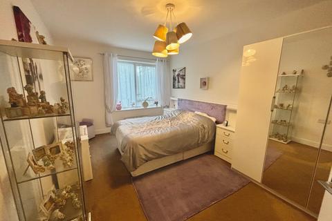 1 bedroom retirement property for sale, The Hythe, Pooley Green Road, Egham, Surrey, TW20