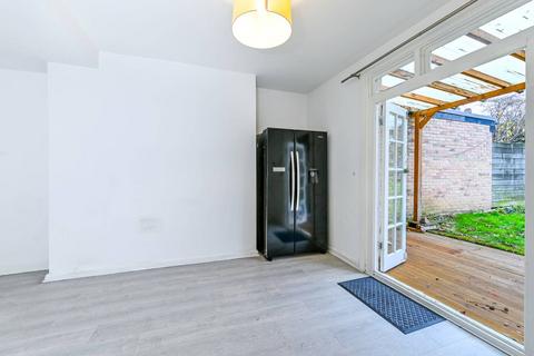 1 bedroom flat to rent, Maury Road, Stoke Newington, London, N16