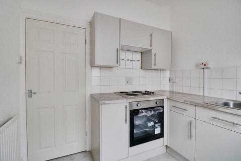 2 bedroom apartment to rent, Woodgrange Drive, Southend-on-sea, SS1