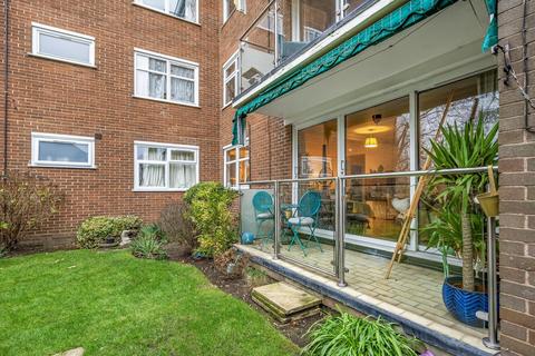 2 bedroom flat for sale, Albany Park Road, Kingston upon Thames