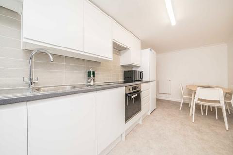 2 bedroom flat for sale, Bloomfield Road, Kingston Upon Thames KT1