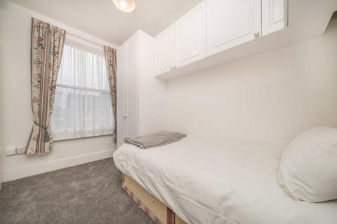 2 bedroom flat for sale, Bloomfield Road, Kingston Upon Thames KT1