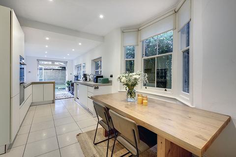 5 bedroom end of terrace house for sale, Rona Road, London NW3