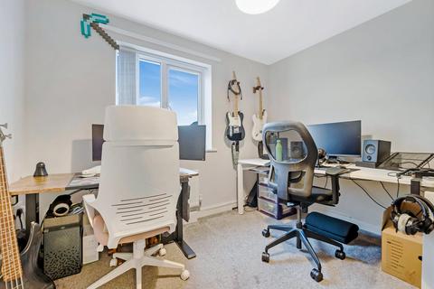 4 Bofors Tower, Weston-super-mare, BS24 8FH