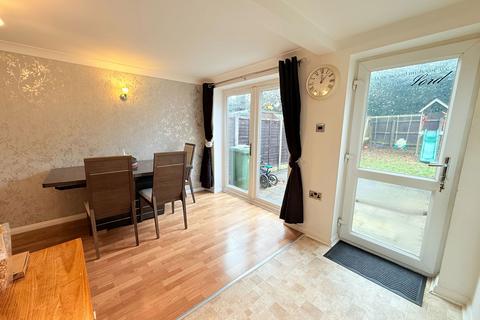24 Bronte Farm Road, Shirley, Solihull, B90 3DE