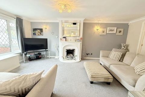 24 Bronte Farm Road, Shirley, Solihull, B90 3DE