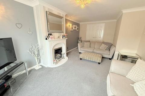 24 Bronte Farm Road, Shirley, Solihull, B90 3DE