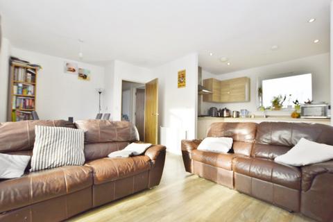 3 bedroom flat for sale, Sackett Road, Barking