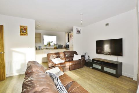 3 bedroom flat for sale, Sackett Road, Barking