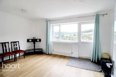 2 bedroom end of terrace house to rent, Hill Crest View, Abertillery