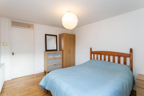 2/3 Calder Crescent, Edinburgh, EH11 4JG