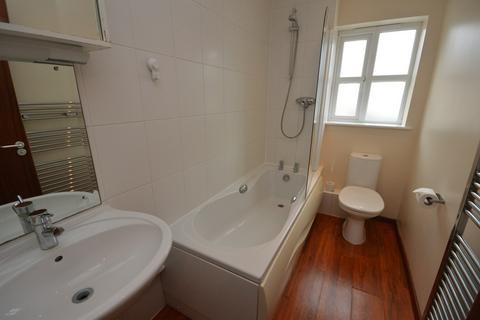 1 bedroom terraced house to rent, Victoria Court, Victoria Road, Swindon, SN1