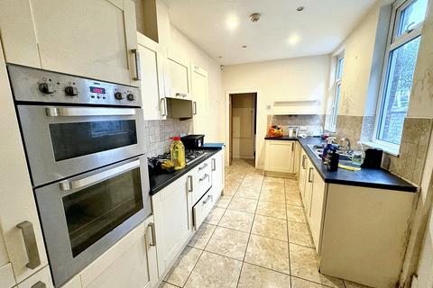 3 bedroom terraced house for sale, Cleveland Road, Manchester, M8