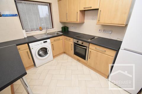 2 bedroom flat for sale, Woodend Court, Mount Vernon