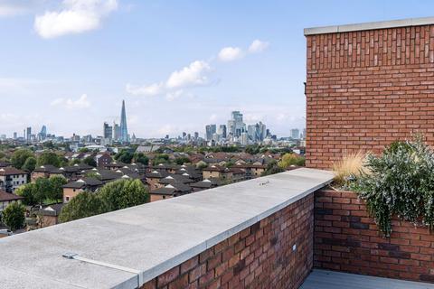 1 bedroom flat for sale, Varcoe Road, London, SE16