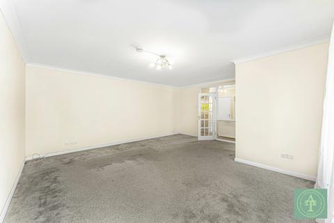 2 bedroom flat to rent, Chaseville Park Road, London, N21