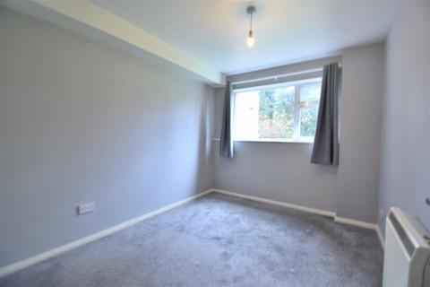 2 bedroom flat to rent, Holland Court, Kingsholm