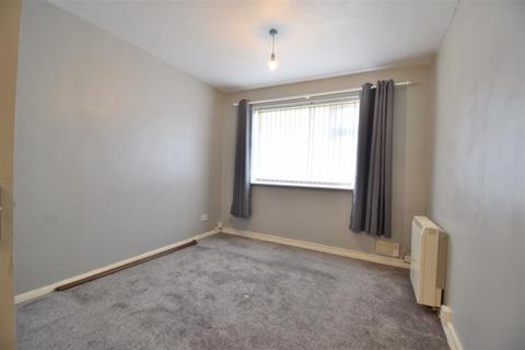 2 bedroom flat to rent, Holland Court, Kingsholm