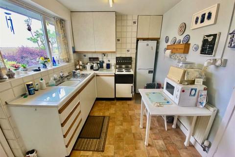 3 bedroom bungalow for sale, Burton Drive, Wrexham LL12