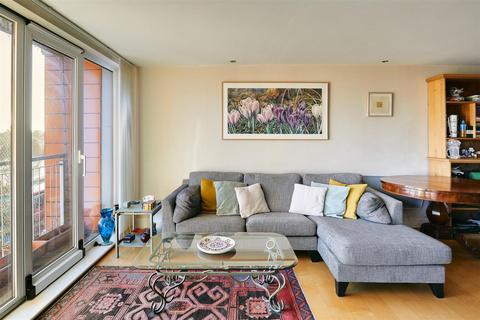 13 Holland Gardens, Brentford, TW8 0BE