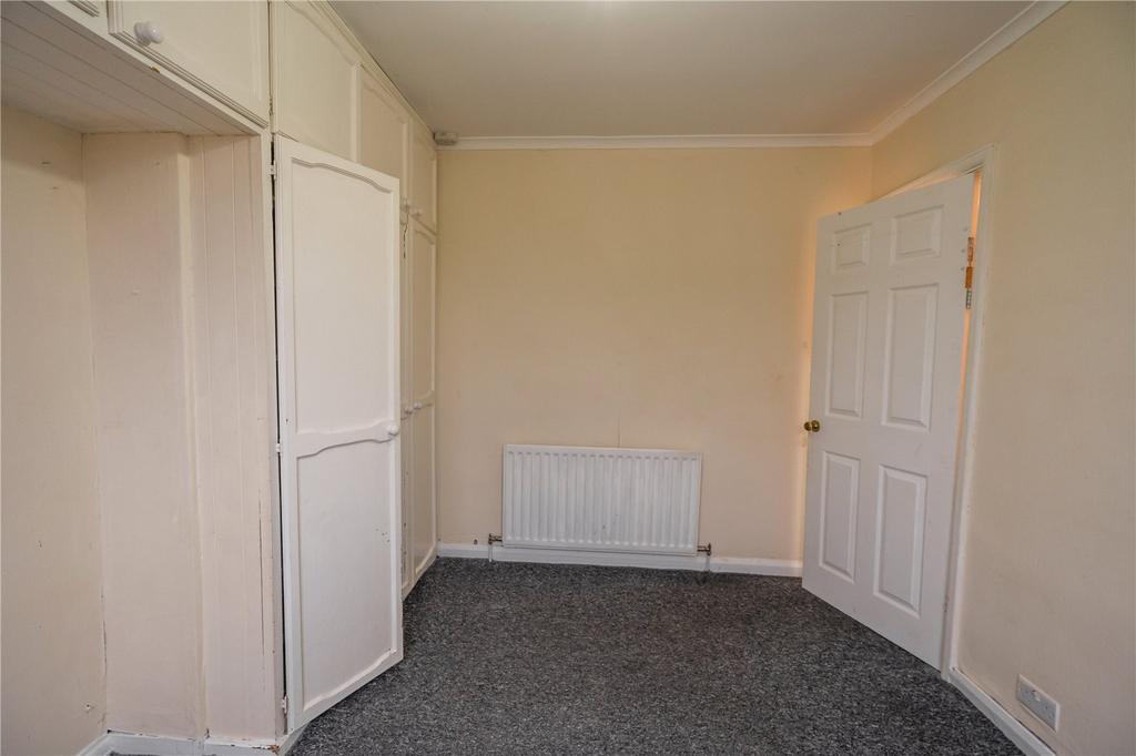 Bedroom 1 (2)