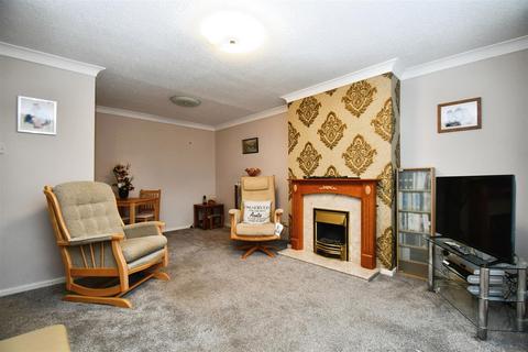 2 bedroom terraced house for sale, Dressay Grove, Hull