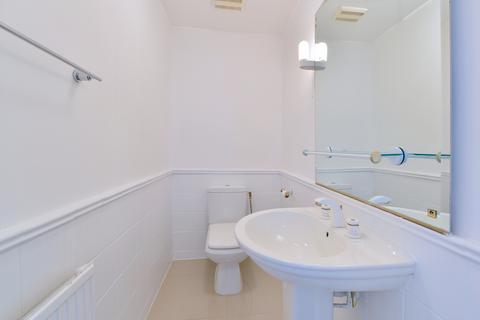 2 bedroom flat to rent, Somerset Court, W8