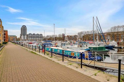 2 bedroom flat to rent, Windsock Close, Surrey Quays