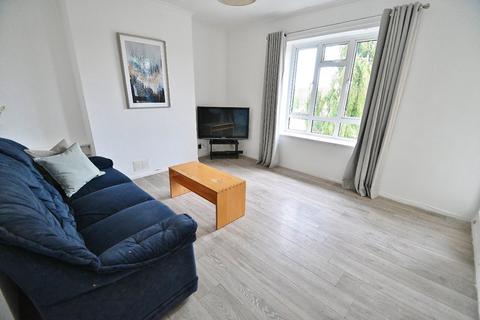 2 bedroom apartment for sale, Meadow Road, Langley, Berkshire, SL3