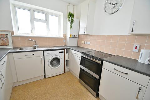 2 bedroom apartment for sale, Meadow Road, Langley, Berkshire, SL3