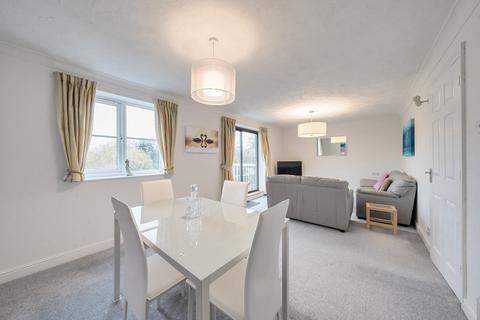 2 bedroom flat for sale, Waterside Court, Alton, Hampshire, GU34