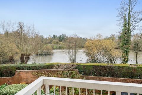 Waterside Court, Alton, Hampshire, GU34