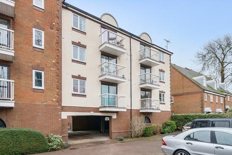 2 bedroom flat for sale, Waterside Court, Alton, Hampshire, GU34