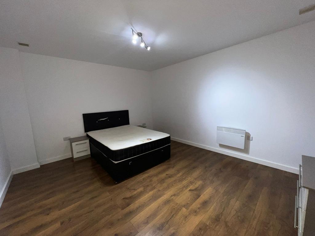 2nd bedroom
