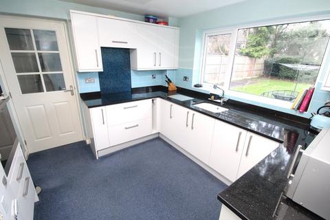 4 bedroom semi-detached house for sale, Maple Avenue, Leicester LE8