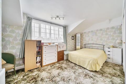 36 The Glade, Coulsdon, CR5 1SL