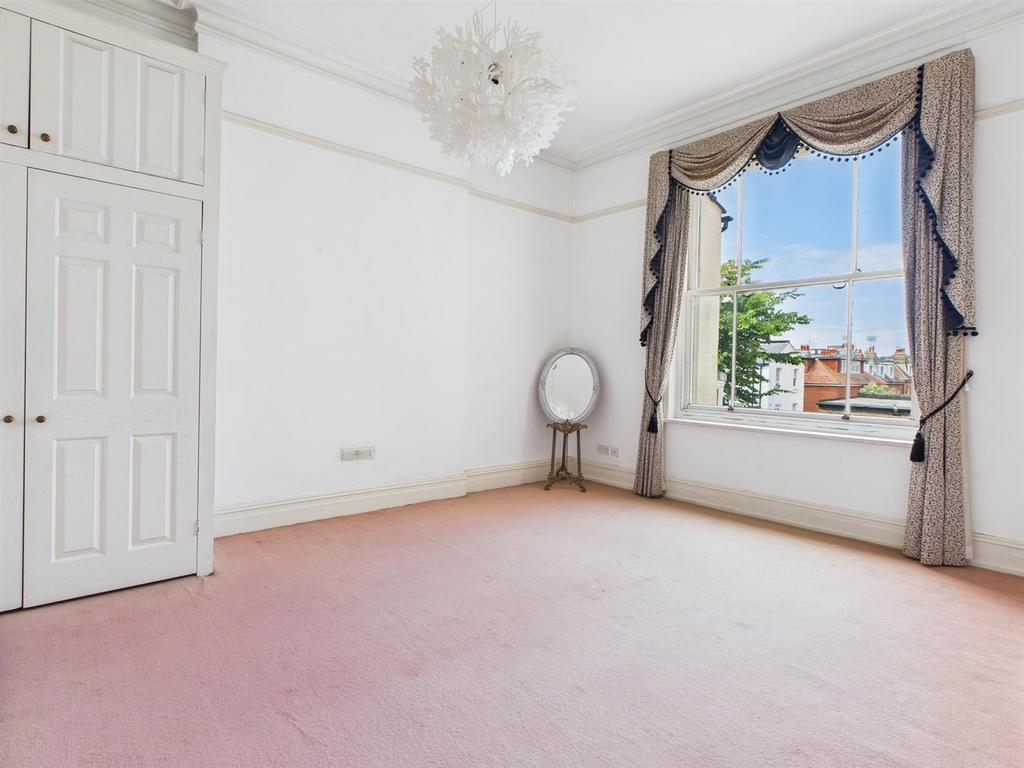 CAM04311 G0-PR0040-STILL002.jpg