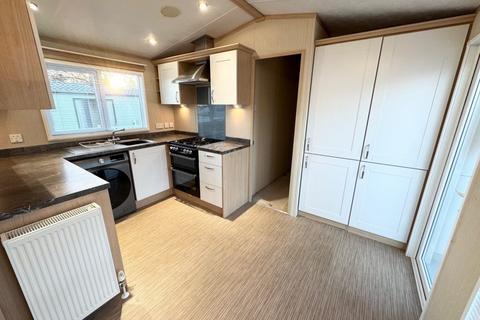 3 bedroom static caravan for sale, Solent Breezes Holiday Park